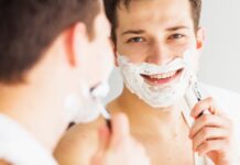 Różnice między mydłem a pianką do golenia - Które jest lepsze dla męskiej pielęgnacji?