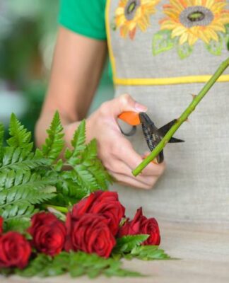Proste sposoby wydłużenia okresu kwitnienia róż - Porady dotyczące pielęgnacji kwiatów, by zachować ich piękno przez długi czas