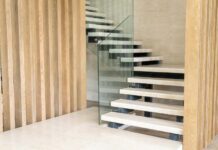 Jak wybrać odpowiednie schody azurowe do wnętrza domu? - sugestie aranżacyjne